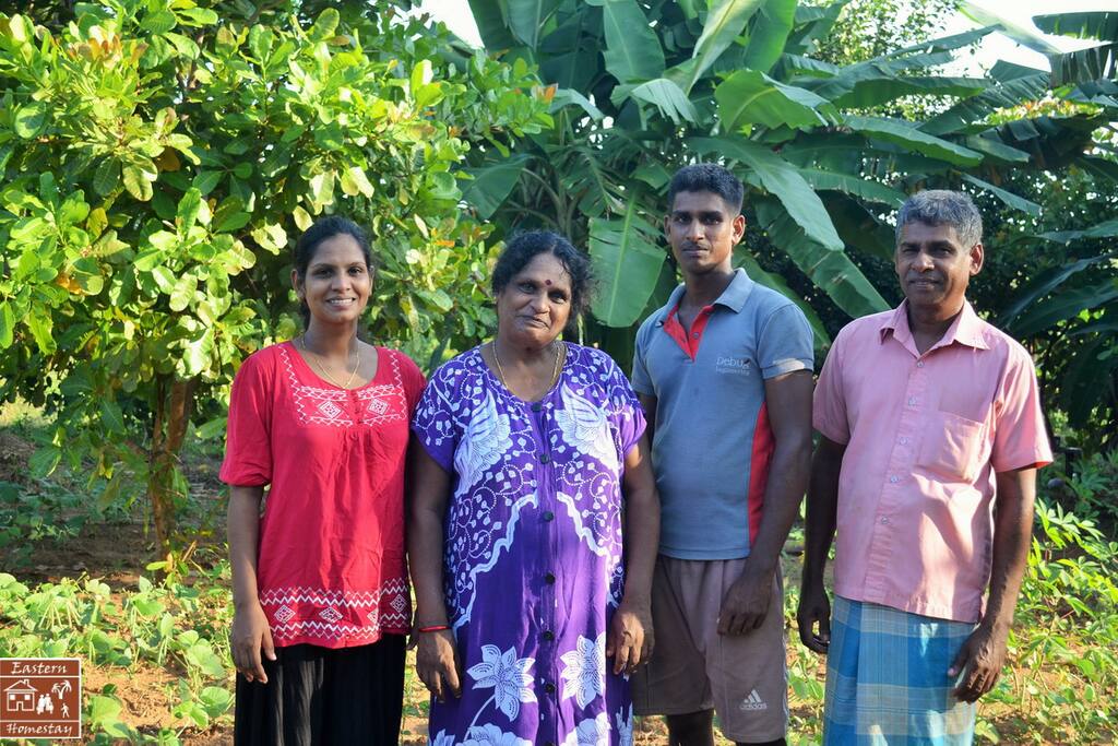 Here are your hosts, Pavalam (mother), Ranganathan (father), Divya (daughter) and Ranjithkumar (son)...