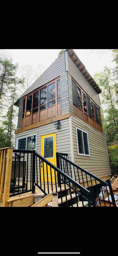 Emmy-Lou’s Treehouse