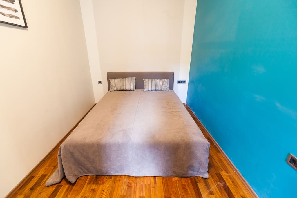 Bedroom with a king size bed