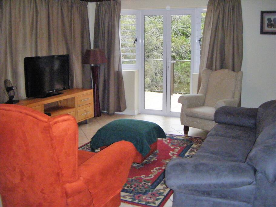 The lounge area with flat screen TV