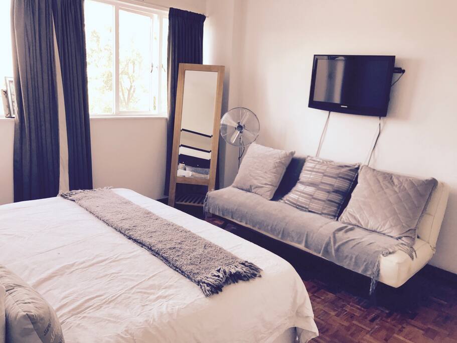 Main bedroom photo 2