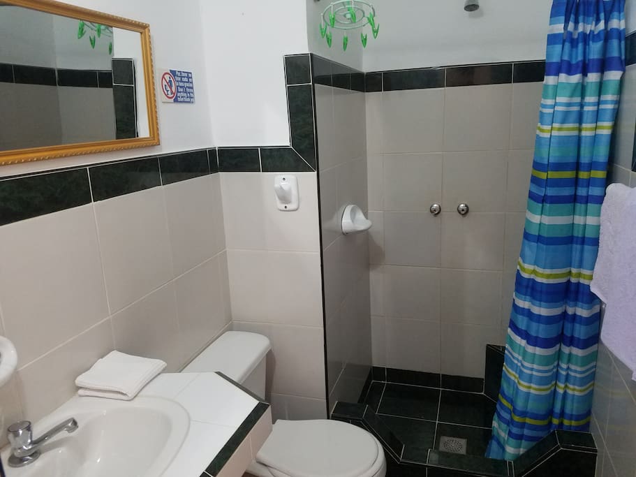 Baño habitación #1