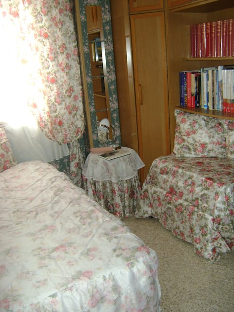 Home in Sabadell floral room