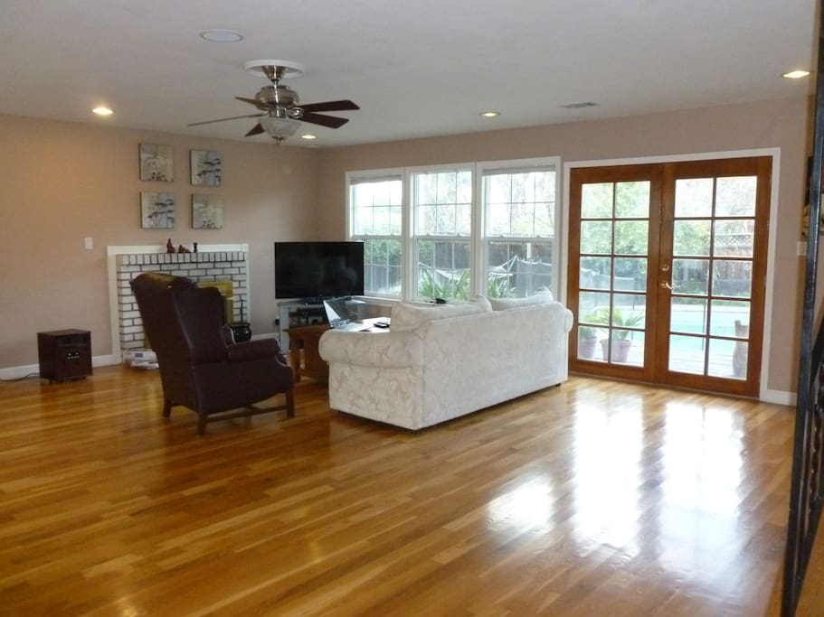 surround sound system with ceiling speakers, dish network, PS3