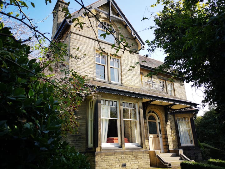 Fabulous Mansion House slps 2023 Nr Leeds & Dales Houses for Rent in