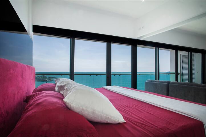 ELEGANT LOFT BOARDWALK & BEACH FRONT TORRE EME