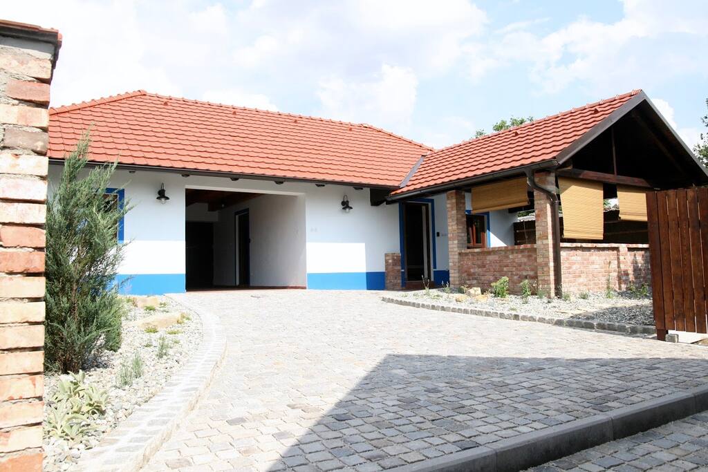 Zadní trakt, ubytování ve dvoře objektu.