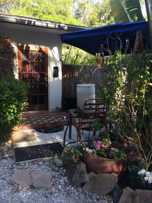 Intimate private patio setting!
