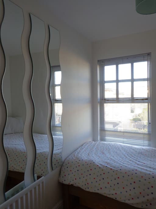Single bedroom