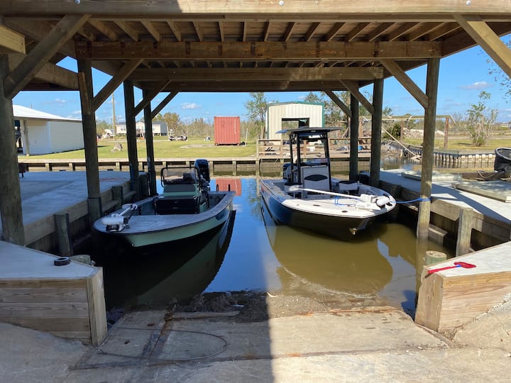 Hackberry Hooker - Private Canal downstairs 300lb. ice machine & restroom -  Hackberry