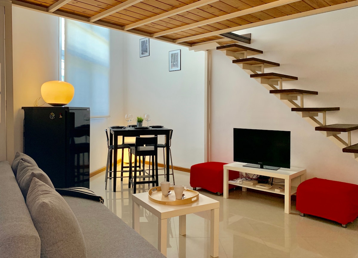 Popular Airbnb listing: Studio-Loft a Few Meters from Historic Downtown in Capuchinos