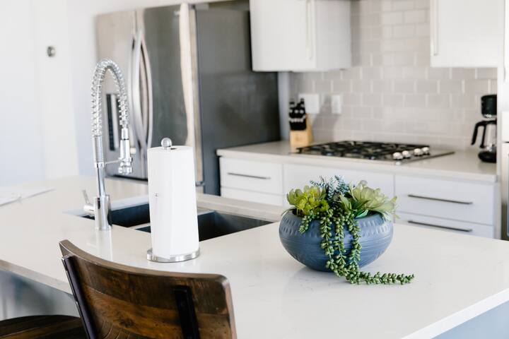 Nash! Sky High Nashville – Rooftop Retreat w view gallery image 4