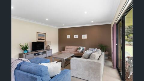 Popular Airbnb listing: Bawley private oasis, 5 minutes walk to 3 beaches in Bawley Point