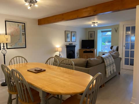 Keel Cottage 
A cosy cottage with 3 bedrooms.