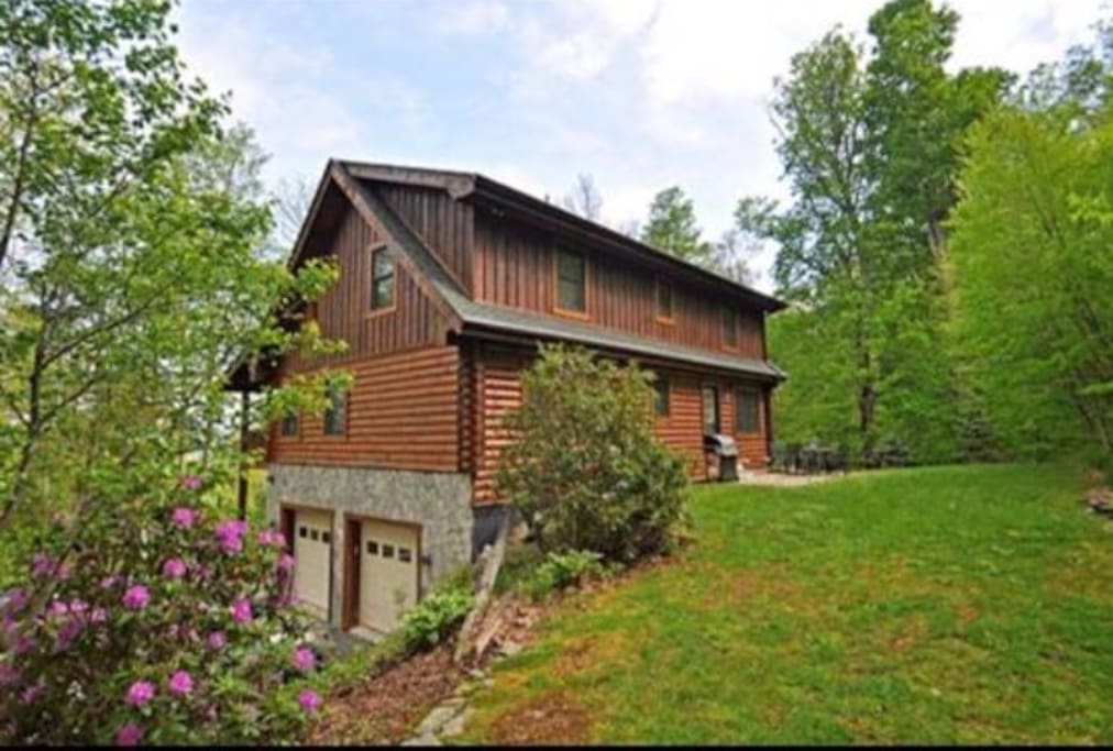Berry Blessed Cabin! Luxury Log Cabin App Ski Mtn Cabins for Rent in