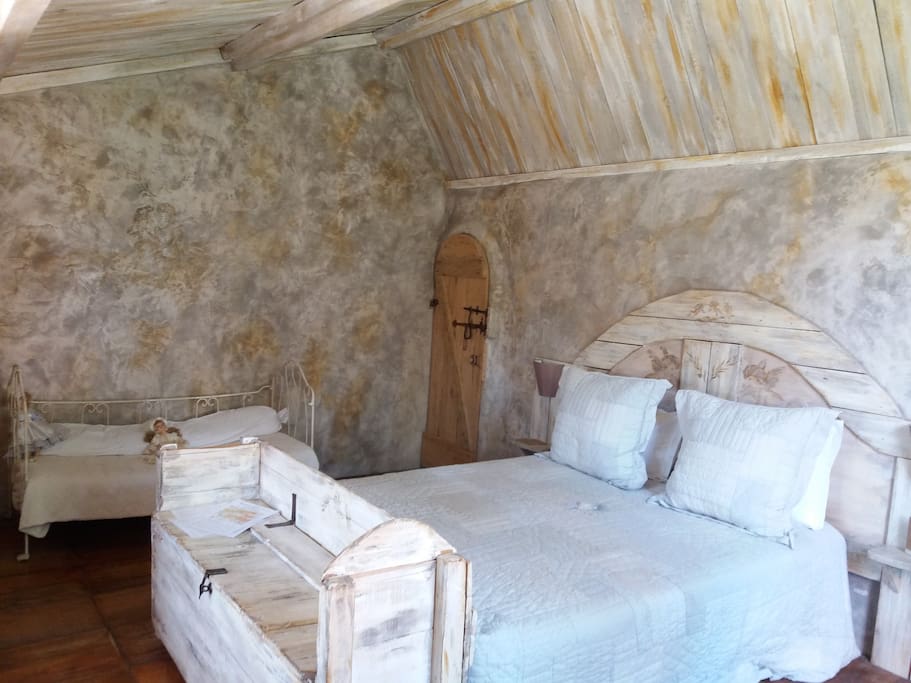 SOUVENIRS D ANTAN bedroom