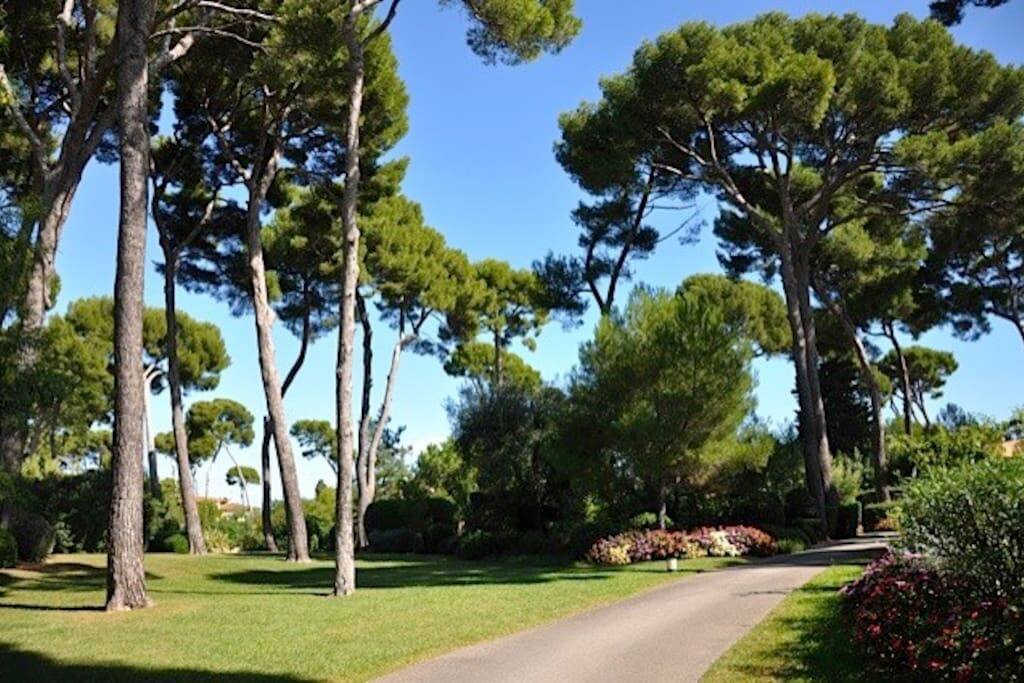 Entrance to the park and villas