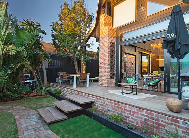 Grand Designs Beach Front Mornington gallery image 3