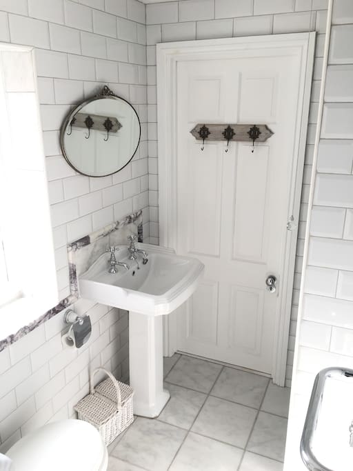 Family Suite Bathroom