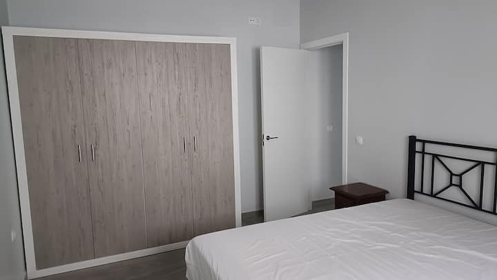 חדר שינה 1  יכול להלין 2 אנשים 