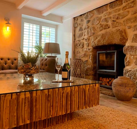 Popular Airbnb listing: Charming, Stylish Cottage by Mousehole Harbour in Penzance