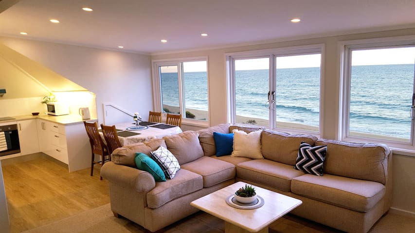 Ocean Vista apartment with direct beach access; 11
