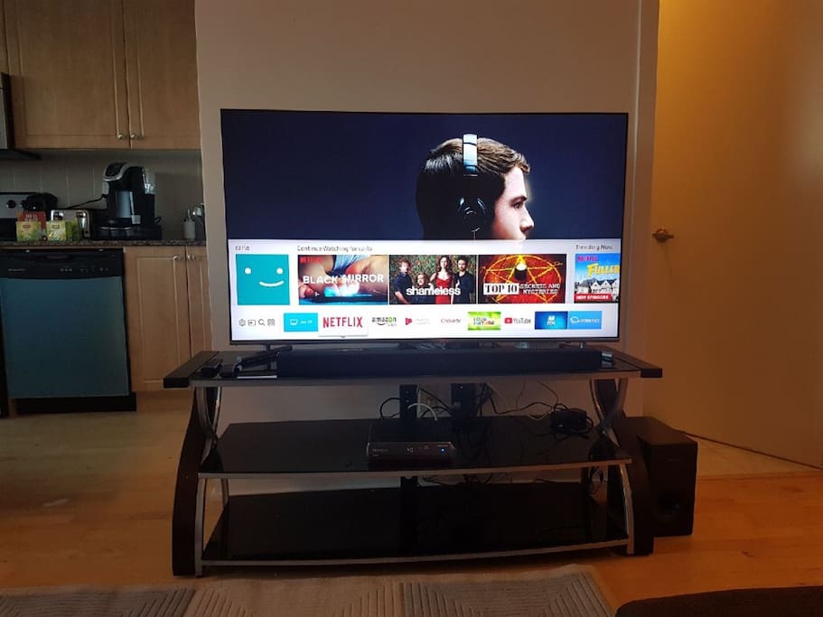 55 inch SMART T.V with Netflix and Cable (4K sports )