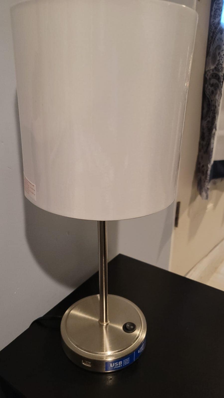 灯有USB连接到您的手机 