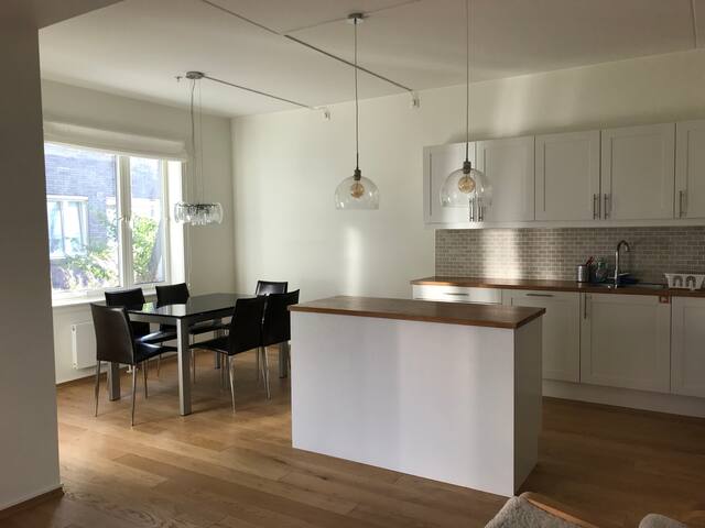 Paradiseapartment 3bedrooms , 2WC, 1 shower,2 balc gallery image 2