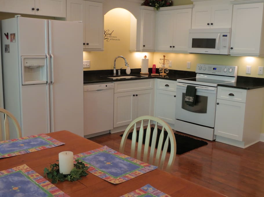 Full size appliances and granite counters