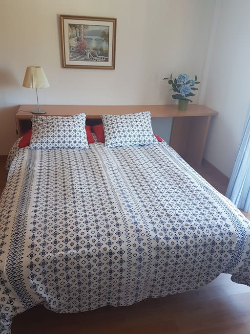 HABITACIÓN FLOR. CAMA DE MATRIMONIO.