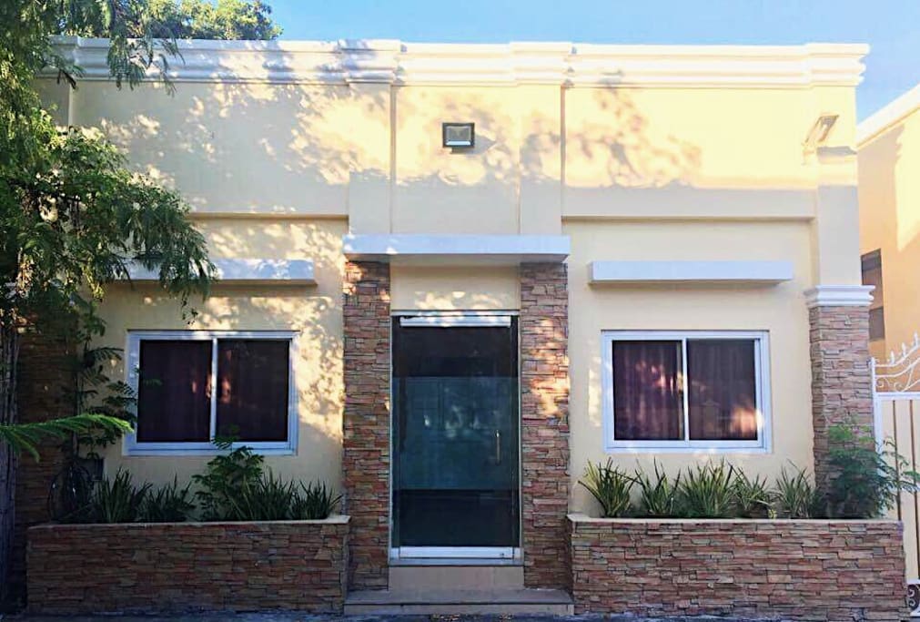 Located 450 meters away from Calle Crisologo