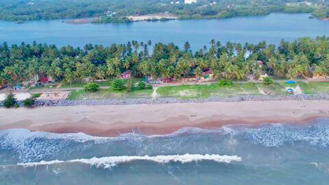 WilloStays Luxe Heritage home  btw sea/ backwaters