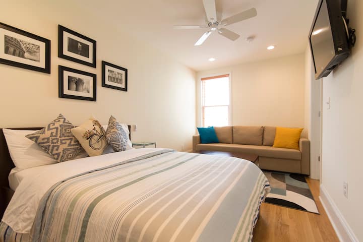 DuPont Lux Private Suite Bed/Bath RoofDeck