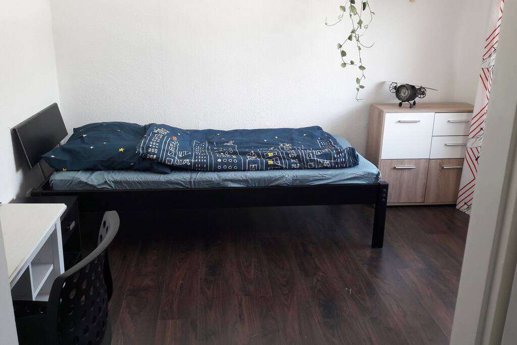 Bedroom/Guest Room