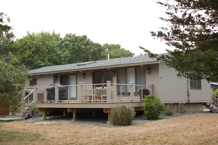 Westport Beach Getaway Steps To The Beach Houses For Rent In Westport Massachusetts United States