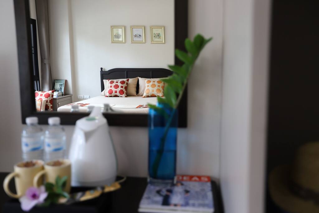 fully equipped furniture, contemporary colonial style in prime location, easy to all access