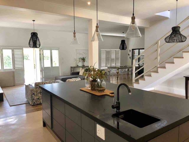 Modern, serine, mountain views,uninterrupted power gallery image 3