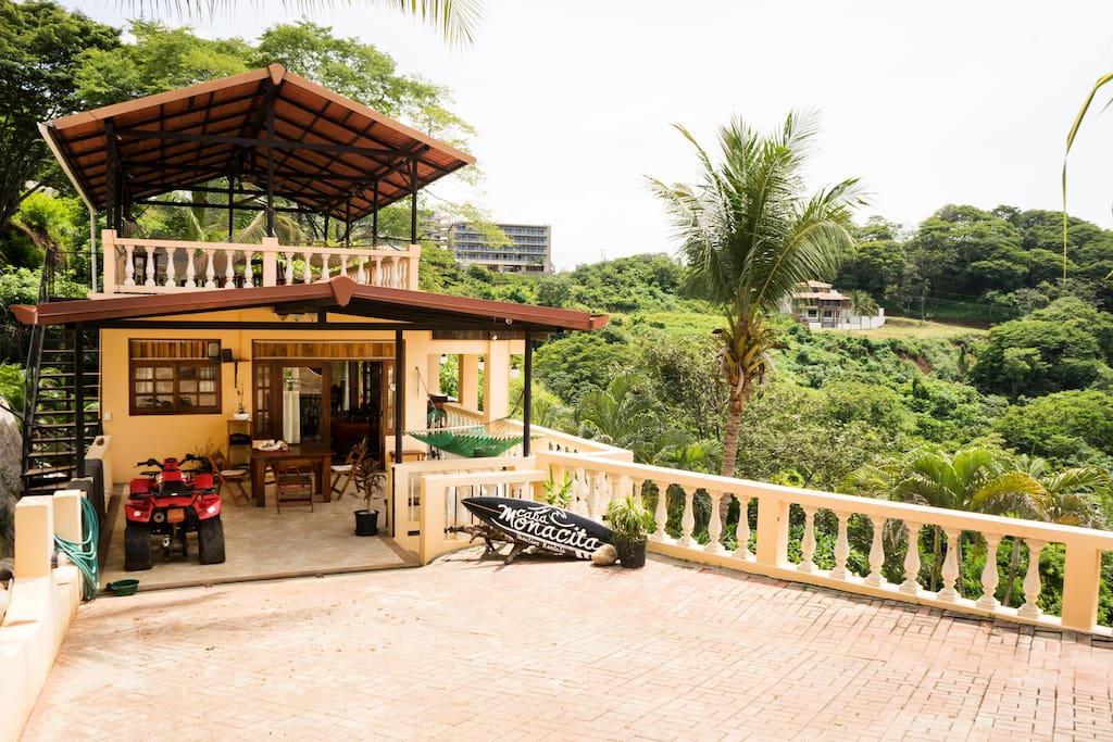 Welcome to Casa Monacita!
Free parking available in our gated driveway