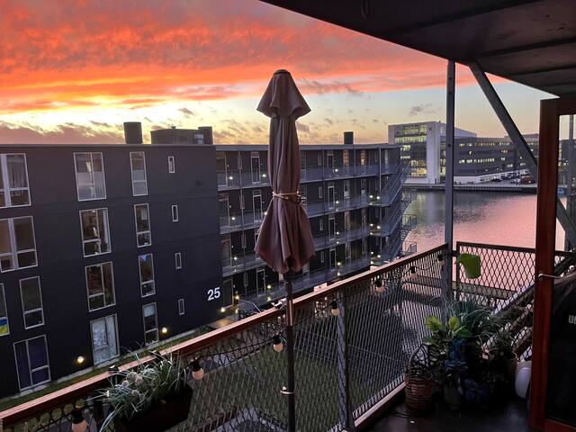 BEST LOCATION ON THE WATER! gallery image 2