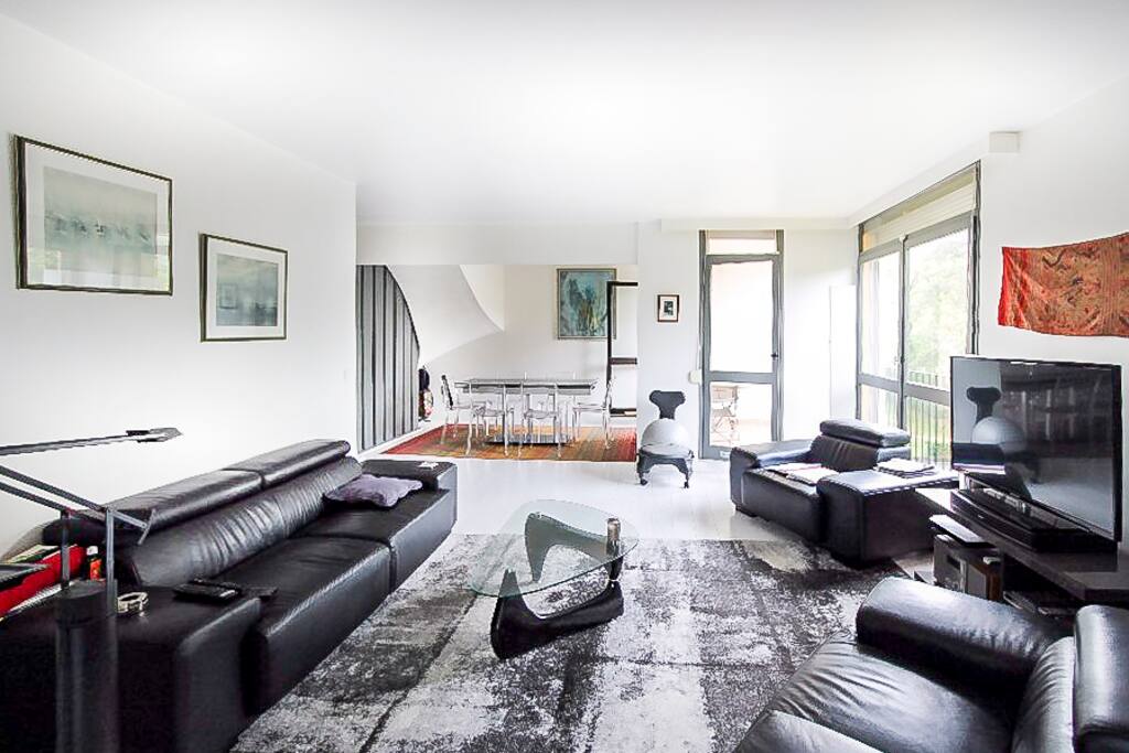 Living room perspective