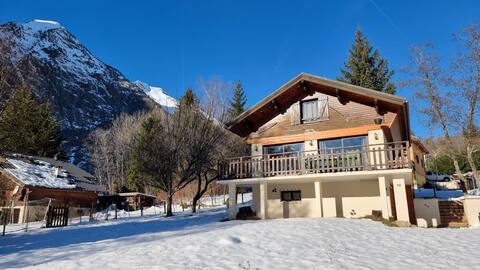 Lovely renovated chalet in Les Écrins
