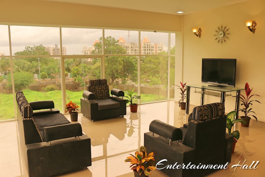 Luxurious Common Sit out with green view