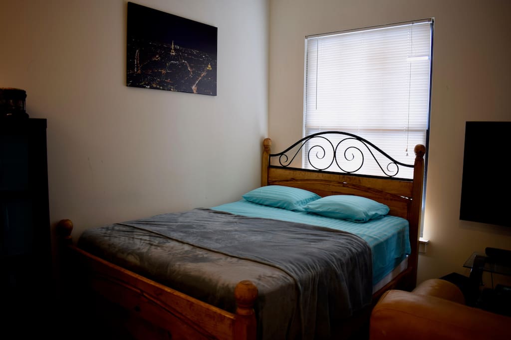 Primary queen size bed. Very comfortable