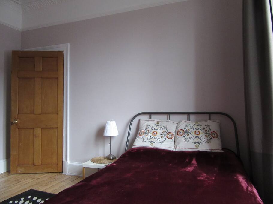 Bright and spacious room