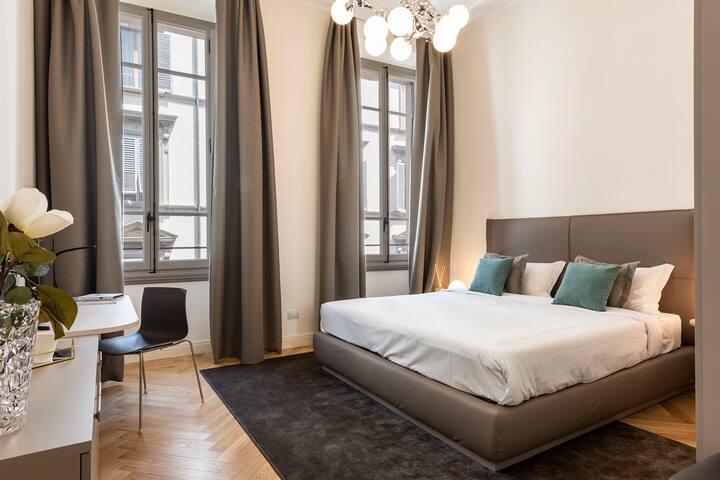 NEW!! Brunelleschi Stylish – 1 min from Duomo gallery image 3