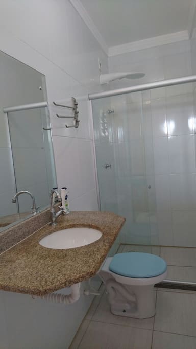 Banheiro no quarto