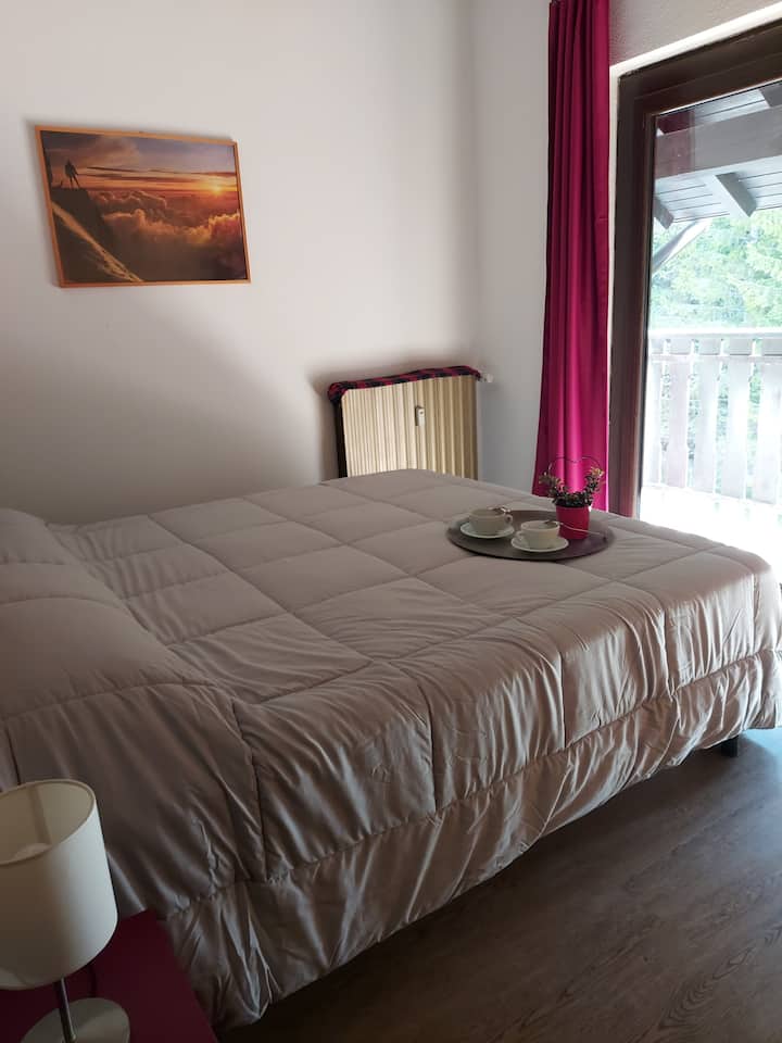 ห้องนอนเตียงคู่