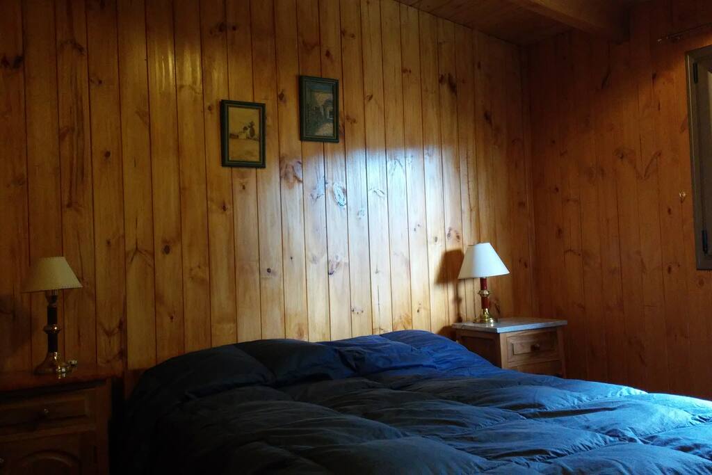 confortable dormitorio matrimonial