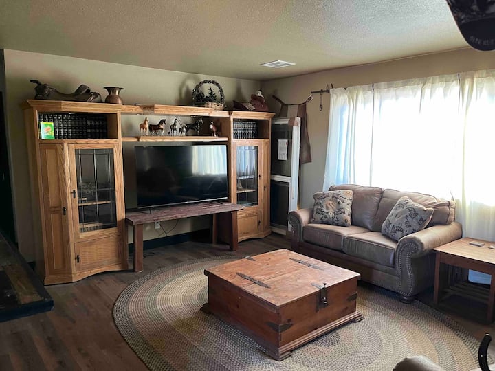 Old Western Unit#6 Second Floor - Kingman, AZ
